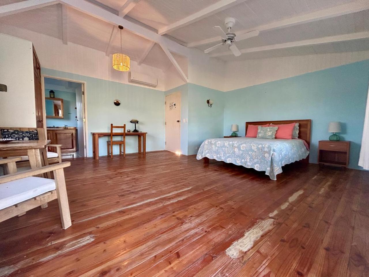 Casa Kubler Bed and Breakfast Puerto Ayora  Exteriör bild