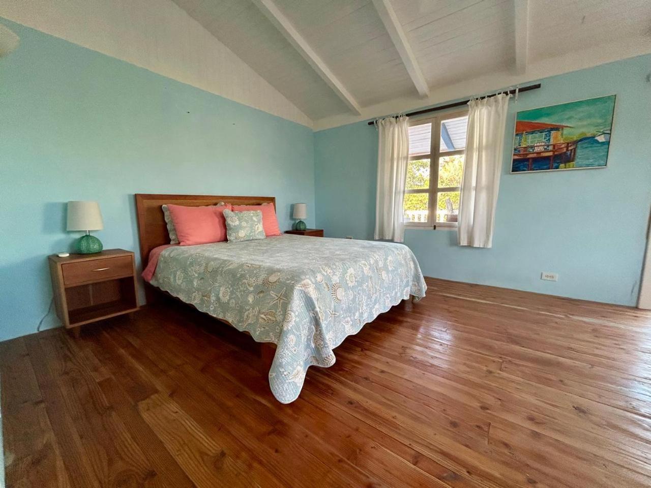 Casa Kubler Bed and Breakfast Puerto Ayora  Exteriör bild